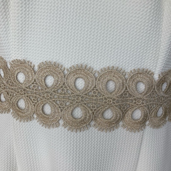 Gorgeous Vince Camuto Halter Cream and Gold Sheath Dress Size 6 - Picture 4 of 10